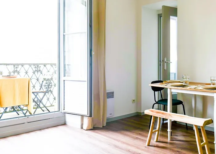 Bel Idealement Situe Centre-ville Daire Angers